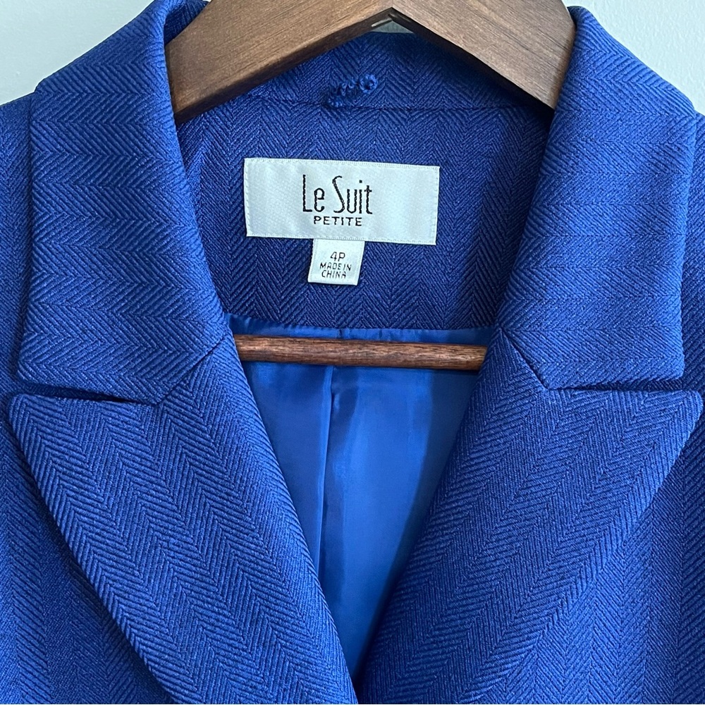 Le Suit Petite Royal Blue Ruffle Skirt Suit Size 4P - Picture 2 of 12